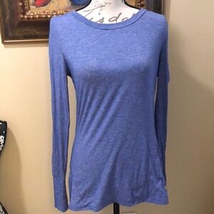 💙 GapFit breathe variegated stretchy long thumb hole sleeve performance top